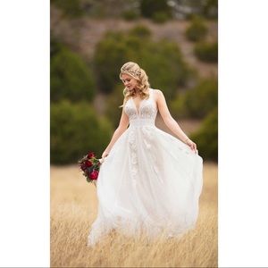 NWT Essense of Australia Wedding Dress